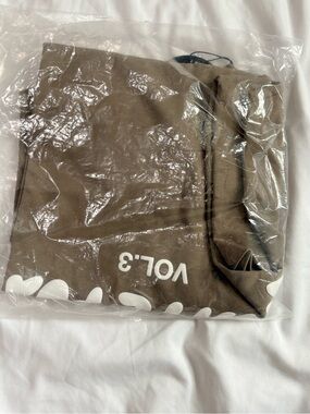 NEW XS/S White Fox Offstage Oversized Tee